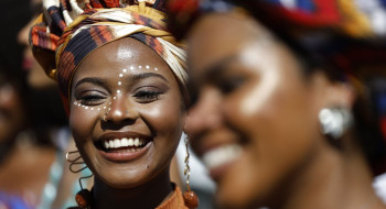 Especialistas defendem atenção específica para saúde da pele negra