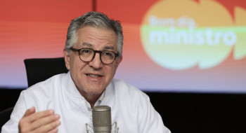 “Estamos vencendo essa batalha”, diz Padilha sobre vacinação