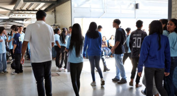 Estudantes do Pé-de-Meia podem escolher como investir benefício