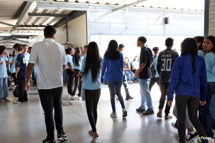 Estudantes do Pé-de-Meia podem escolher como investir benefício