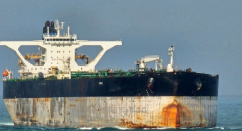 EUA apreendem dois navios que transportariam petróleo da Venezuela