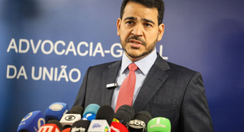 EUA vão revogar visto do advogado-geral da União