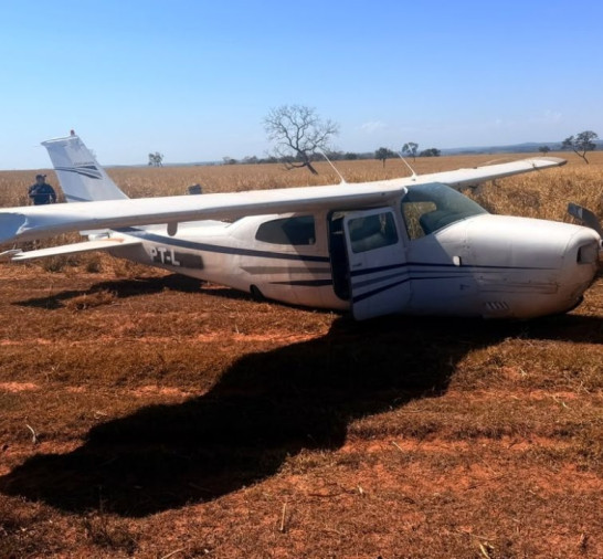 FAB intercepta aeronave suspeita vinda da Bolívia
