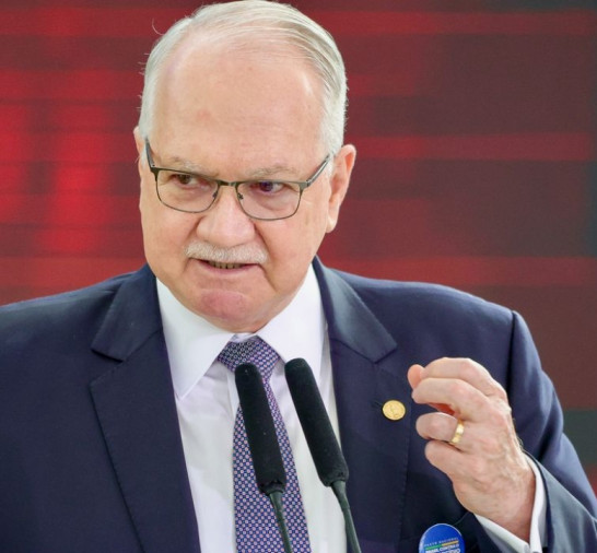 Fachin repudia fala de Milei contra Moraes e reafirma autonomia do STF