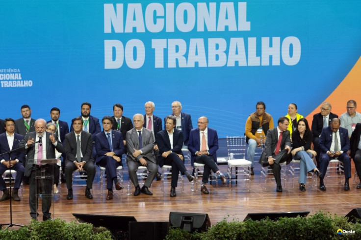 Fim do 6x1: Lula propõe negociação entre patrões, empregados e governo