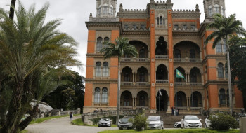 Fiocruz e Ministério das Cidades lançam editais unindo cultura e saúde