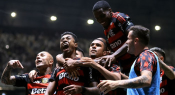 Fla arranca empate com gol de Bruno Henrique e fica perto do título