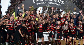 Flamengo vence Palmeiras e vira 1º brasileiro tetra da Libertadores