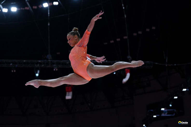 Flávia Saraiva vai à final da trave no Mundial de Ginástica Artística
