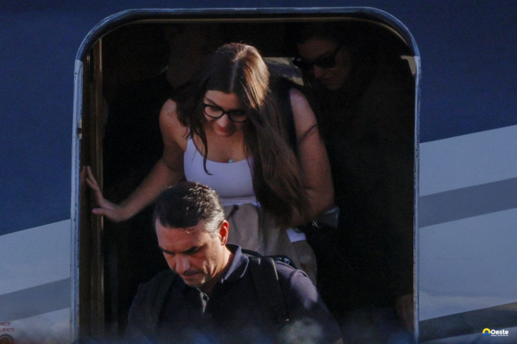 Flávio Bolsonaro chega aos Estados Unidos depois de fugir do Brasil