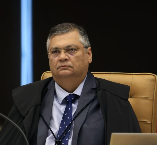 Flávio Dino autoriza novo inquérito da PF para investigar Lulinha