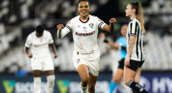 Fluminense domina, vence e complica Botafogo no Brasileirão Feminino