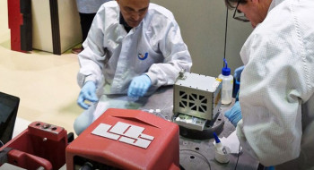 Foguete que levava satélites brasileiros some após lançamento na Índia