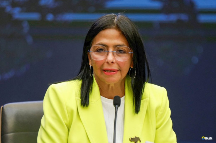 Forças Armadas da Venezuela reconhecem vice como presidente interina