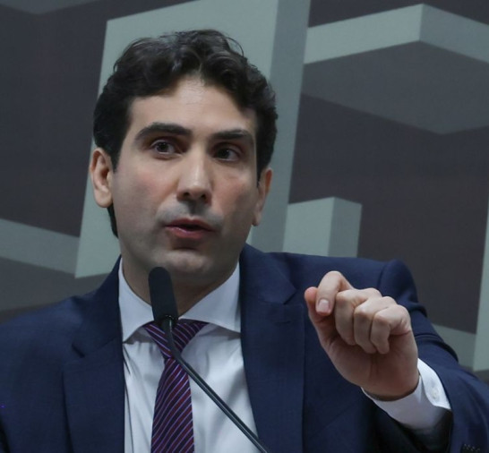 Galípolo critica empresas que pressionam para usar FGC