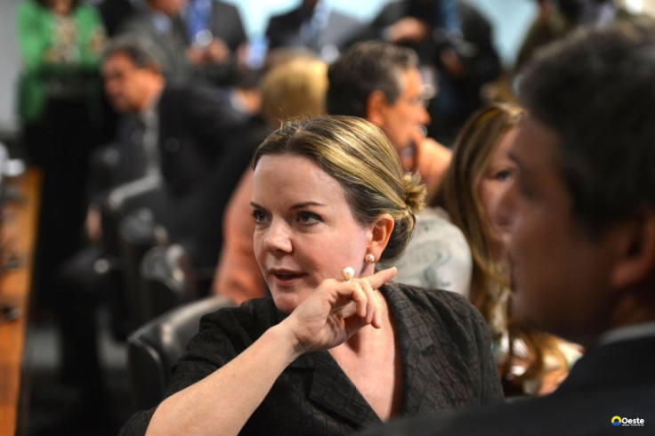 Gleise culpa Selic pela dívida pública e não as despesas do governo