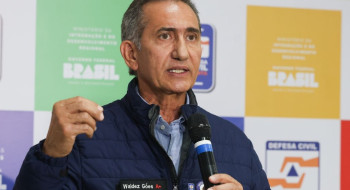 Governo anuncia envio de equipes para região destruída por ciclone