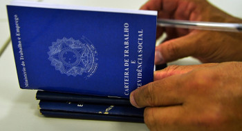 Governo confirma salário mínimo de R$ 1.621 em 2026