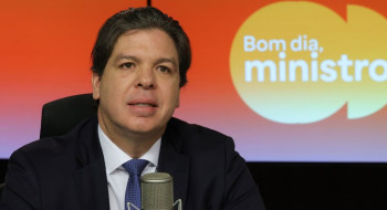 Governo diz que conectará 100% das escolas até fim de 2026
