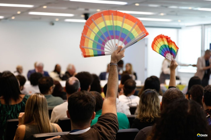 Governo diz que vai acertar salários do programa Rio Sem LGBTIfobia