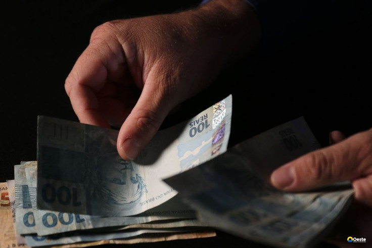 Governo libera saldo do FGTS retido pelo saque-aniversário