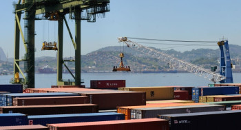 Governo projeta superávit comercial de até US$ 90 bilhões em 2026