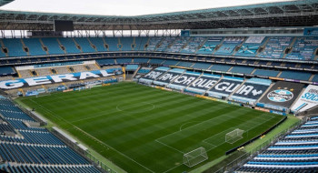 Grêmio faz 3 a 0 no Inter e está com uma mão na taça do Gauchão