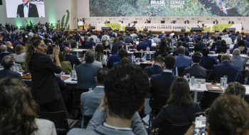 Gustavo Petro critica ausência dos EUA na Cúpula de Líderes da COP30