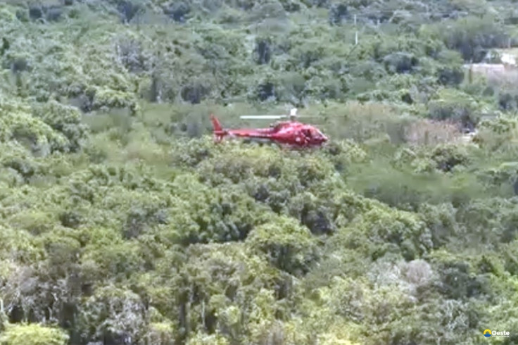 Helicóptero cai na zona oeste do Rio e deixa três pessoas mortas