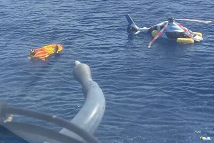 Helicóptero faz pouso forçado no mar em Cabo Frio