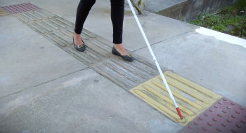 Hoje é Dia: Dezembro Vermelho, pessoas com deficiência e samba em foco