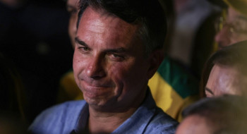 Imprensa internacional repercute fuga de Flávio Bolsonaro do Brasil