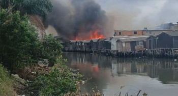 Incêndio destrói sete barracos no Dique da Vila Gilda, em Santos