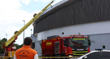 Incêndio no Velódromo do Rio é controlado; pista não teve impacto