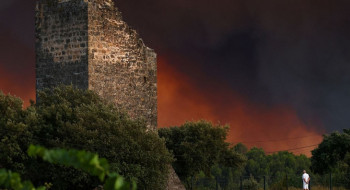 Incêndios florestais ameaçam cidade histórica francesa de Bordeaux