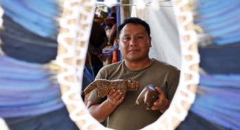 Indígenas relatam que desmatamento impacta produção de cocares