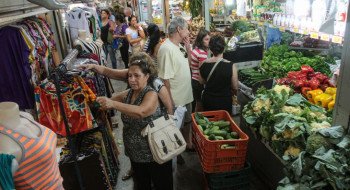 INPC recua para 0,03% em outubro e acumula 4,49% em 12 meses