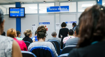 INSS faz mutirão de perícias médicas para reduzir tempo de espera