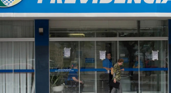 INSS retoma atendimento presencial em agências do país