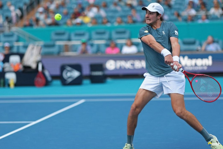 João Fonseca luta, mas é superado pelo espanhol Carlos Alcaraz