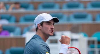 João Fonseca vence estreia em Miami e terá Alcaraz na 2ª rodada