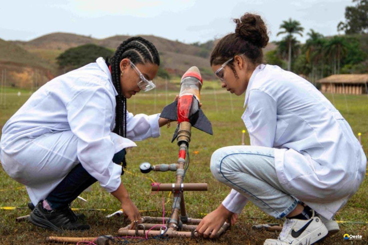 Jornada de Foguetes reunirá mais de 5 mil alunos do Brasil no Rio