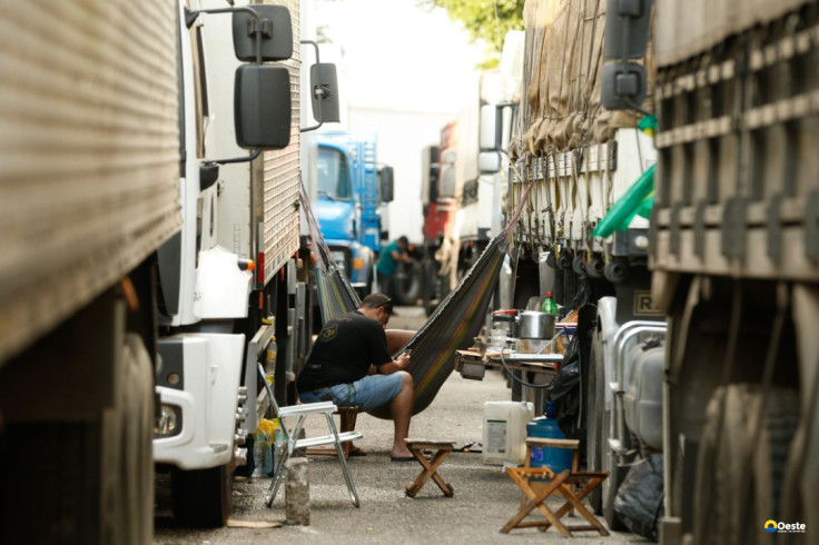 Jornada exaustiva e solidão afetam saúde mental de caminhoneiros