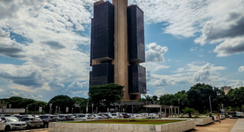 Juros subiram para famílias e empresas em janeiro, mostra BC