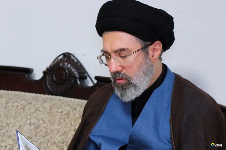 Khamenei reforça que Estreito de Ormuz terá novas regras para passagem