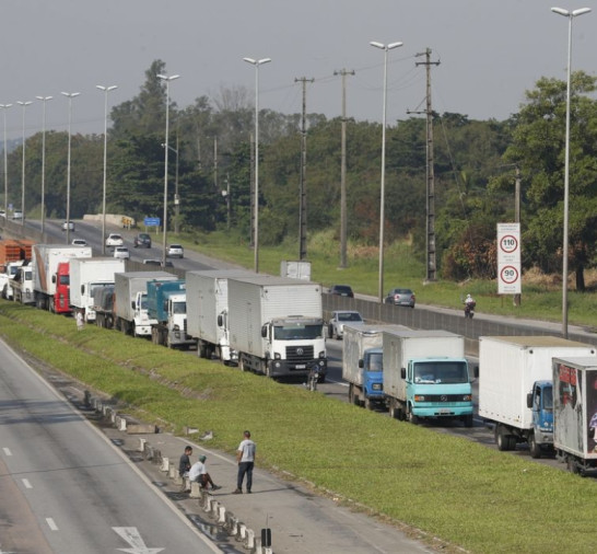 Lei garante frete mínimo no transporte de cargas; saiba o que muda