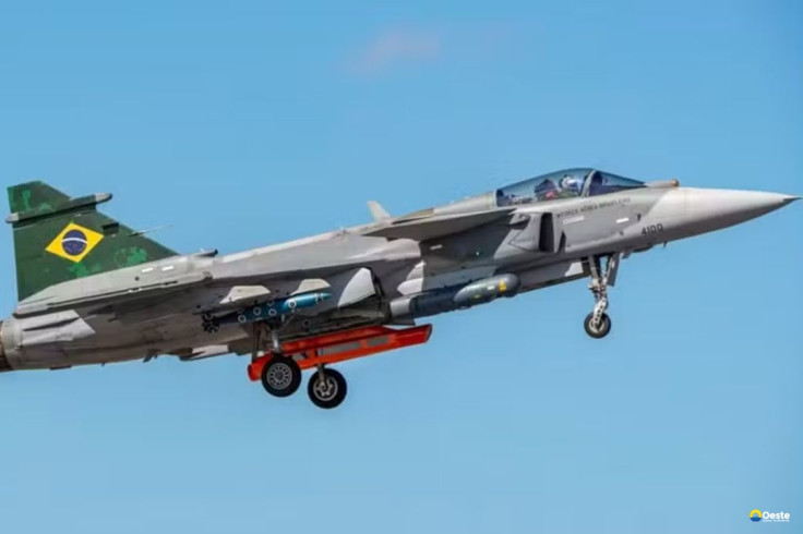 Lula batiza primeiro caça Gripen produzido no Brasil