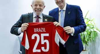 Lula convida presidente da Fifa para conhecer Universidade do Esporte