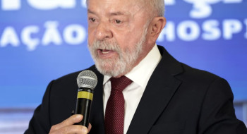 Lula critica ameaças de Trump ao mundo e defende papa Leão XIV