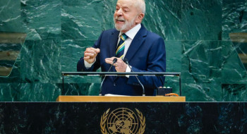 Lula critica sanções e diz que Brasil resiste na defesa da democracia